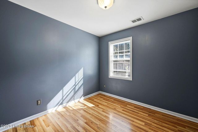 225 Crescent Hill Pl Apt 211, Louisville, KY 40206