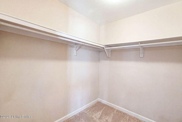 225 Crescent Hill Pl Apt 211, Louisville, KY 40206