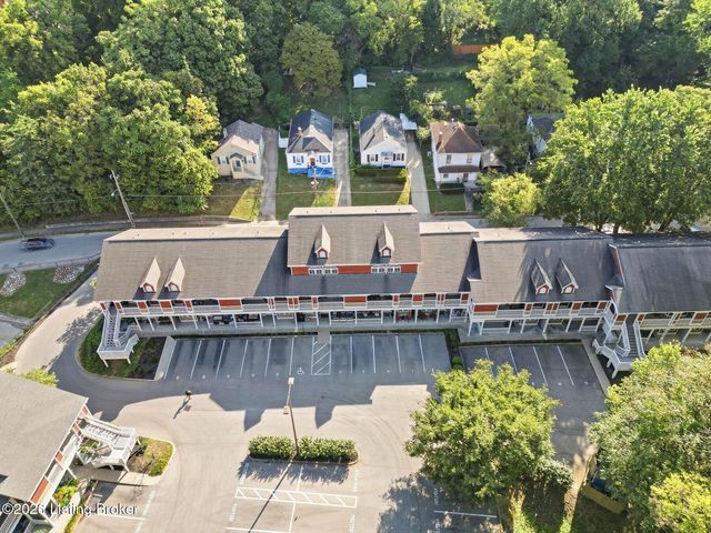225 Crescent Hill Pl Apt 211, Louisville, KY 40206