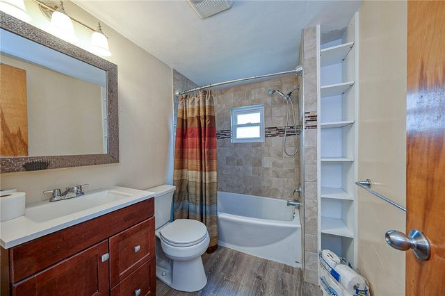 3819 Grant St A, South Park, PA 15129