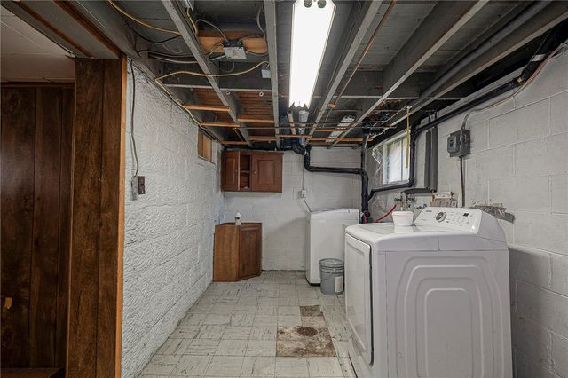 3819 Grant St A, South Park, PA 15129