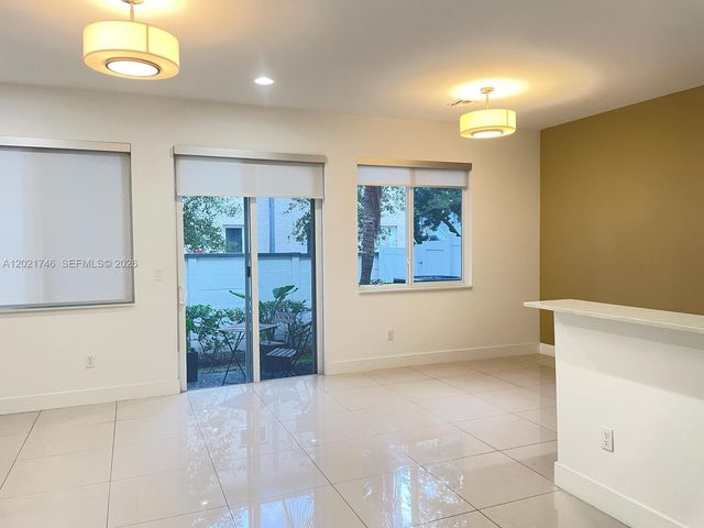 170 SE 7th Way 170, Pompano Beach, FL 33060
