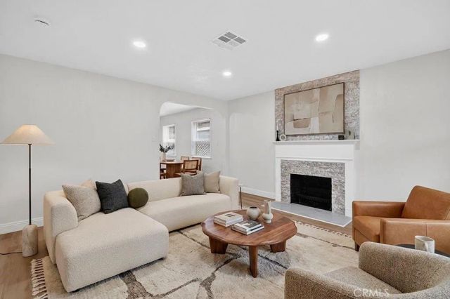 4392 Elm, Long Beach, CA 90807