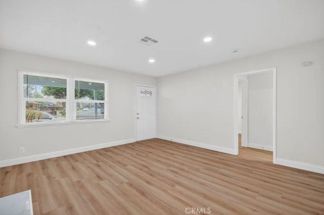 4392 Elm, Long Beach, CA 90807