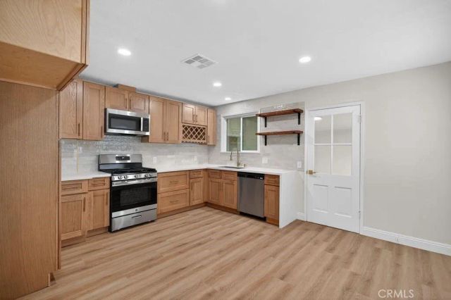 4392 Elm, Long Beach, CA 90807