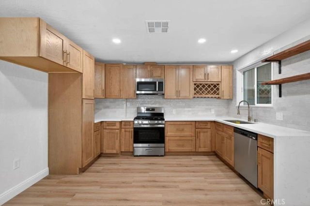 4392 Elm, Long Beach, CA 90807