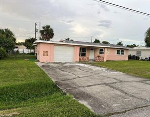 160 Brooks RD, North Fort Myers, FL 33917
