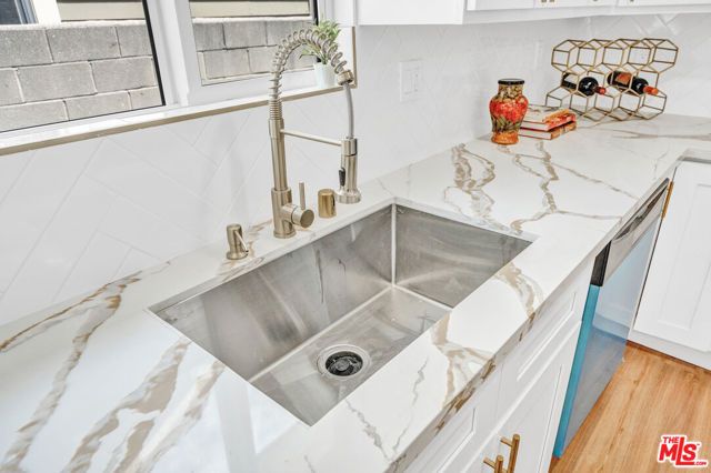 620 W 42nd Place, Los Angeles, CA 90037