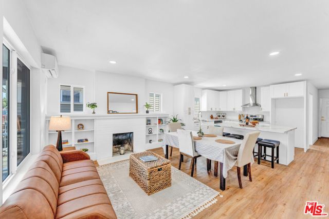 620 W 42nd Place, Los Angeles, CA 90037