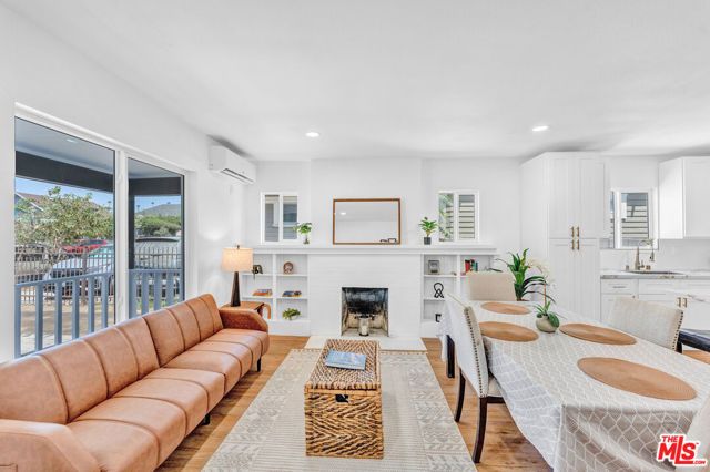 620 W 42nd Place, Los Angeles, CA 90037