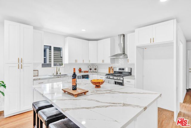 620 W 42nd Place, Los Angeles, CA 90037