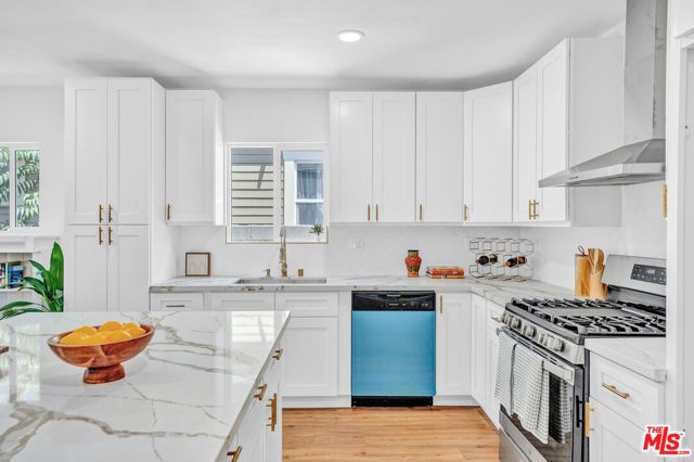 620 W 42nd Place, Los Angeles, CA 90037