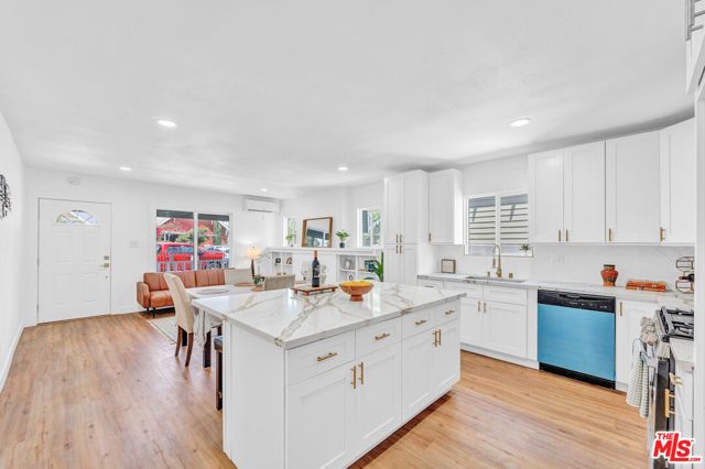 620 W 42nd Place, Los Angeles, CA 90037