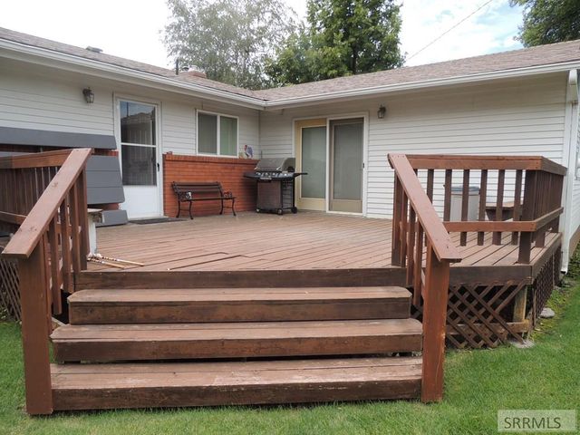 595 Bechler Drive, St Anthony, ID 83445