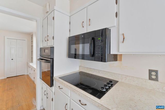 1304 LESTER DR, Charlottesville, VA 22901