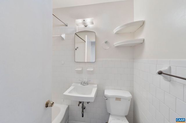 1304 LESTER DR, Charlottesville, VA 22901