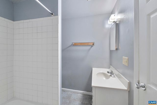 1304 LESTER DR, Charlottesville, VA 22901