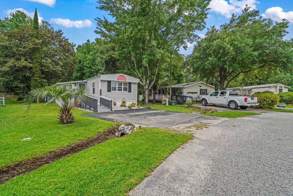 167 Crooked Island Circle, Murrells Inlet, SC 29576