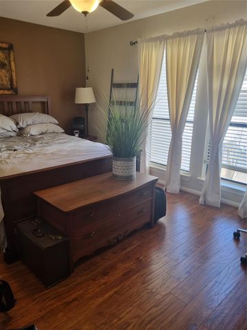 2277 S Kirkwood Road 902, Houston, TX 77077