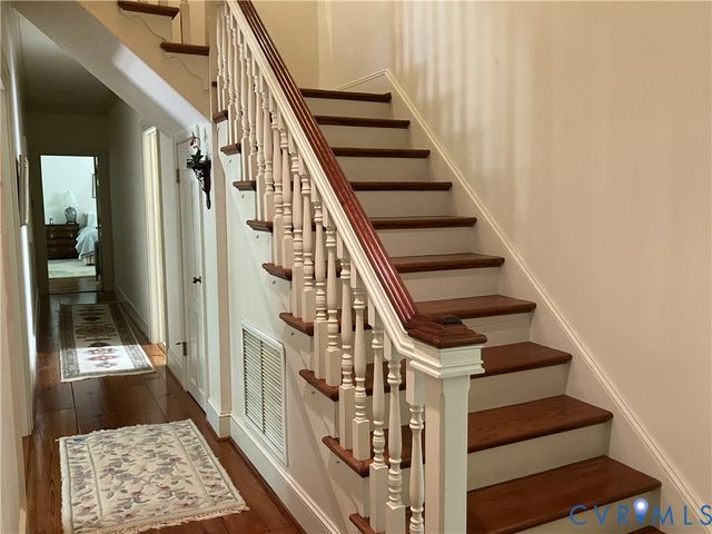 6711 Greenyard Rd, Chester, VA 23831