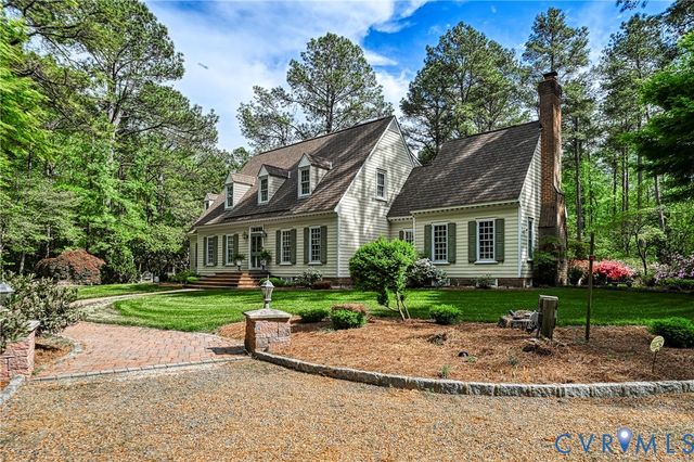 6711 Greenyard Rd, Chester, VA 23831