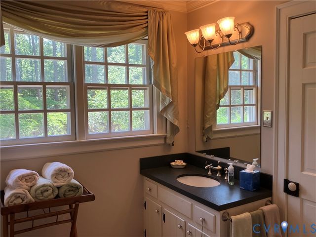 6711 Greenyard Rd, Chester, VA 23831