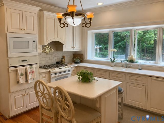 6711 Greenyard Rd, Chester, VA 23831