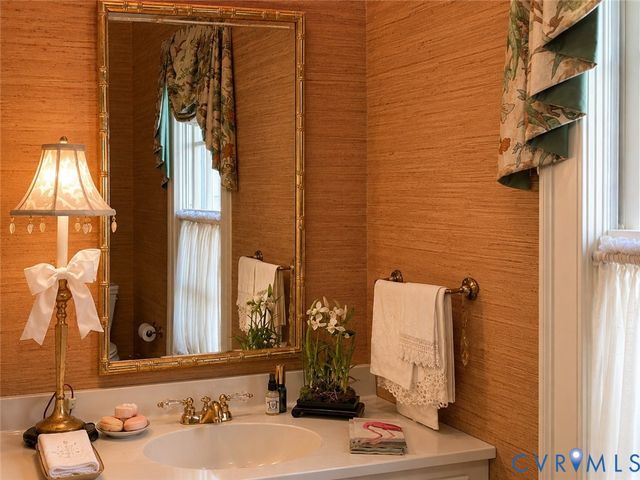 6711 Greenyard Rd, Chester, VA 23831