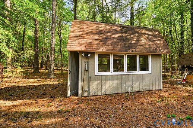 6711 Greenyard Rd, Chester, VA 23831