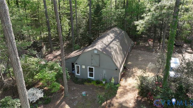 6711 Greenyard Rd, Chester, VA 23831