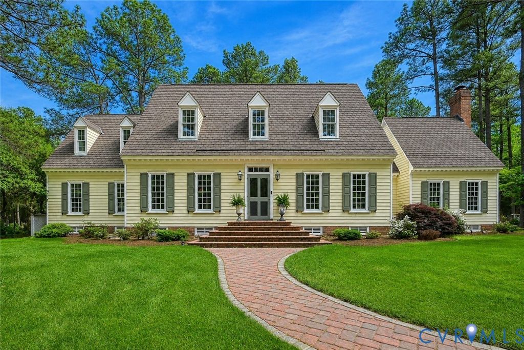 6711 Greenyard Rd, Chester, VA 23831