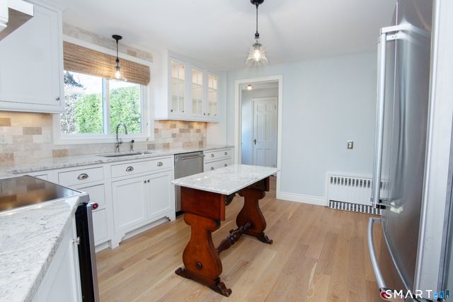 28 Tunxis Road, West Hartford, CT 06107