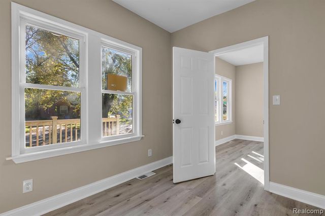 16211 Maddelein Street, Detroit, MI 48205