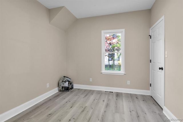 16211 Maddelein Street, Detroit, MI 48205