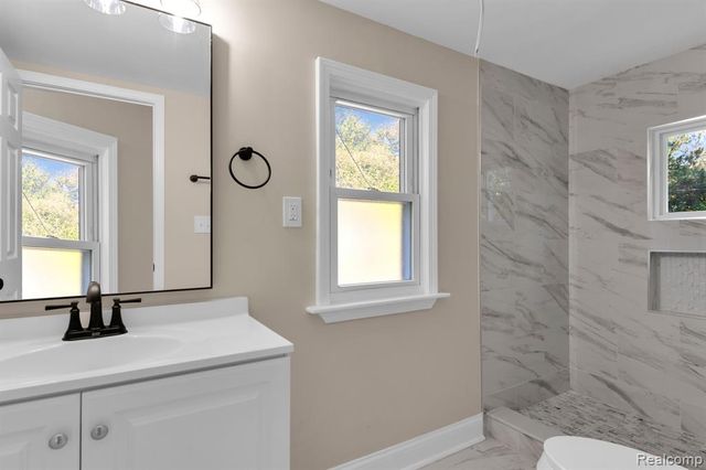 16211 Maddelein Street, Detroit, MI 48205