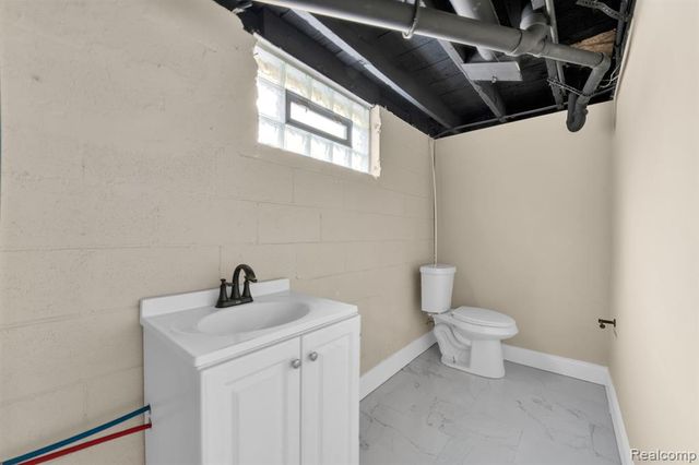 16211 Maddelein Street, Detroit, MI 48205