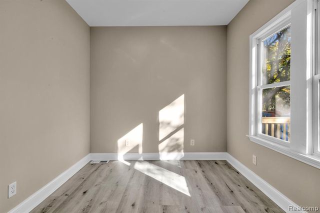 16211 Maddelein Street, Detroit, MI 48205