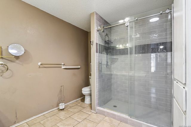 7111 Bart Hollow Dr, San Antonio, TX 78250