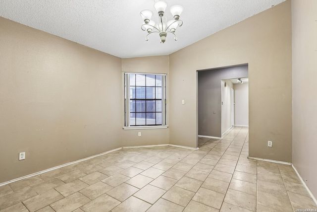 7111 Bart Hollow Dr, San Antonio, TX 78250