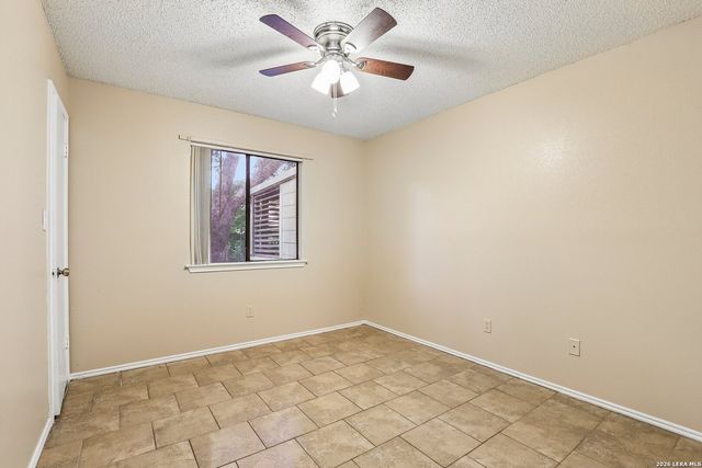 7111 Bart Hollow Dr, San Antonio, TX 78250