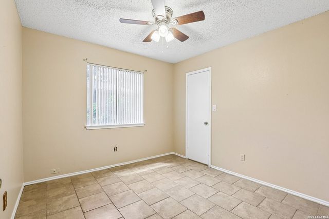 7111 Bart Hollow Dr, San Antonio, TX 78250