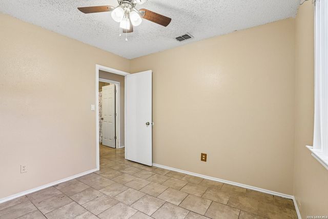 7111 Bart Hollow Dr, San Antonio, TX 78250
