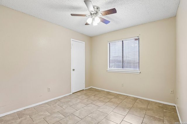 7111 Bart Hollow Dr, San Antonio, TX 78250