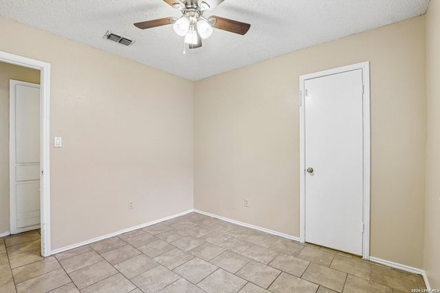 7111 Bart Hollow Dr, San Antonio, TX 78250