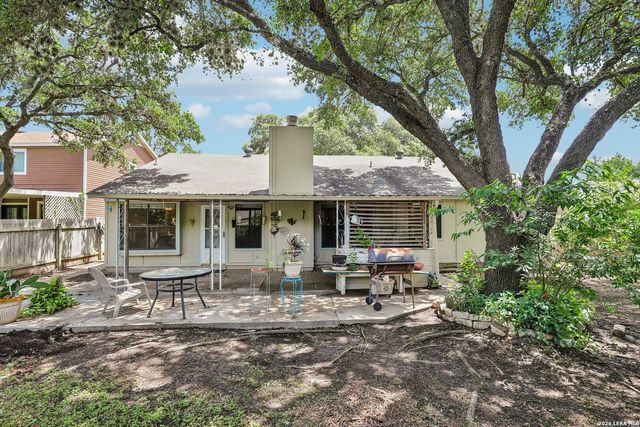 7111 Bart Hollow Dr, San Antonio, TX 78250