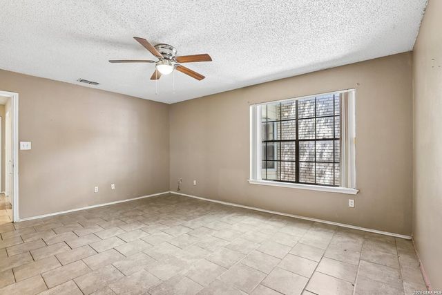 7111 Bart Hollow Dr, San Antonio, TX 78250