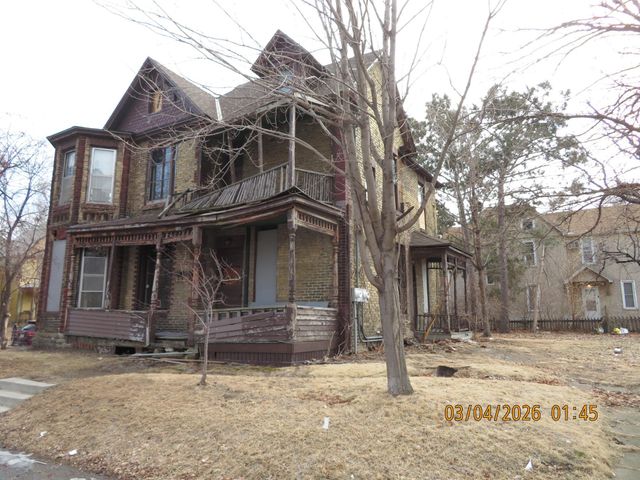 948 18th Avenue NE, Minneapolis, MN 55418