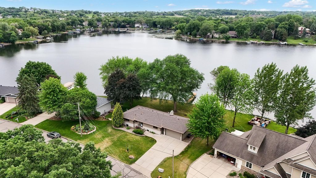 1303 Crystal Lake Road E, Burnsville, MN 55306 — exterior