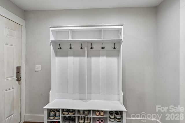 1824 Double Oaks Road, Charlotte, NC 28206