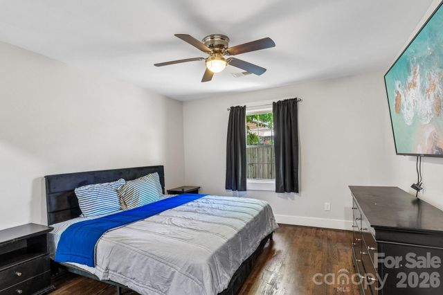 1824 Double Oaks Road, Charlotte, NC 28206